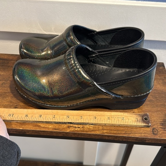 Dansko Olive Green Iridescent Glitter Patent Leather Clog Size 41 - Picture 13 of 13